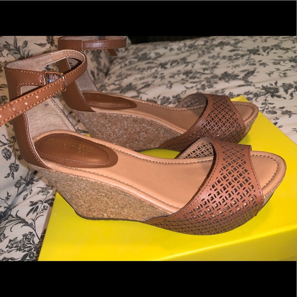 KENNETH COLE Reaction platforms - Picture 3 of 10